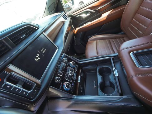 Used 2023 GMC Yukon Denali Ultimate AWD/4WD image 33