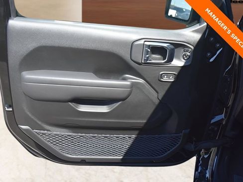 New 2025 Jeep Gladiator Sport image 19