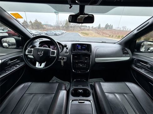 Used 2019 Dodge Grand Caravan GT image 25