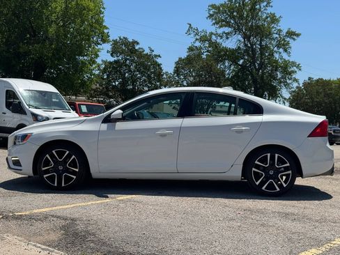Used 2017 Volvo S60 T5 Dynamic FWD image 3