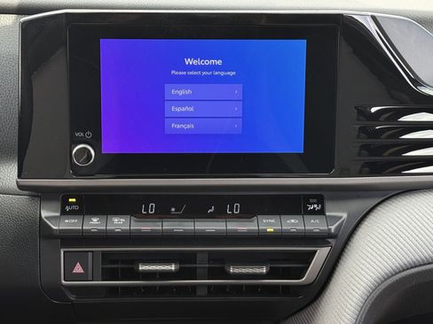 Used 2025 Toyota Camry SE image 19