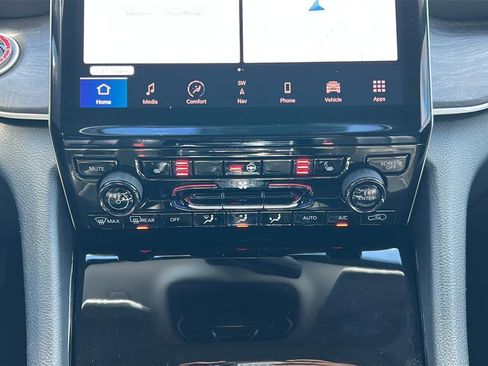 Used 2022 Jeep Grand Cherokee Limited image 21