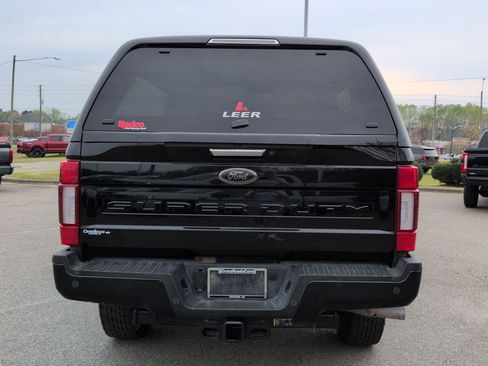Certified 2022 Ford F350 Lariat w/ Black Appearance Package AWD/4WD image 7