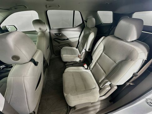 Used 2020 Chevrolet Traverse LT FWD image 27