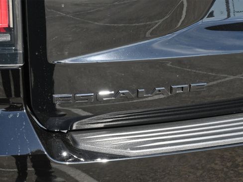 Used 2025 Cadillac Escalade ESV Premium Luxury w/ LPO, Floor Liner Package image 22