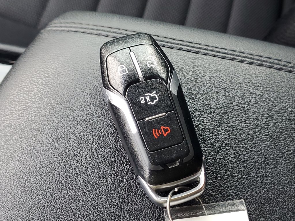Used 2017 Ford Edge SE w/ Cargo Accessory Package FWD image 27