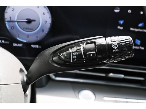 Certified 2025 Hyundai Elantra SEL FWD image 20