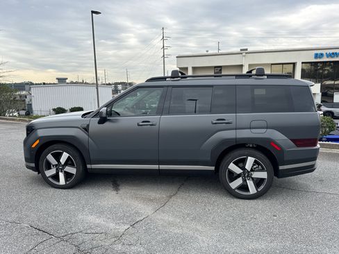 Certified 2025 Hyundai Santa Fe Limited image 8