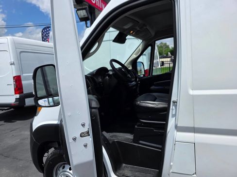 Used 2024 RAM ProMaster 2500 w/ Convenience Group image 13