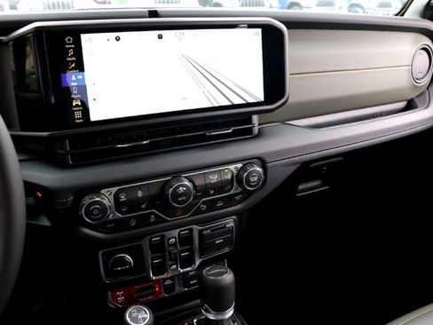 New 2026 Jeep Gladiator Mojave image 13