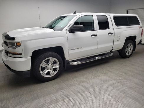 Used 2016 Chevrolet Silverado 1500 Custom w/ Custom Convenience Package AWD/4WD image 2