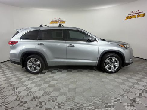Used 2018 Toyota Highlander Limited AWD/4WD image 7
