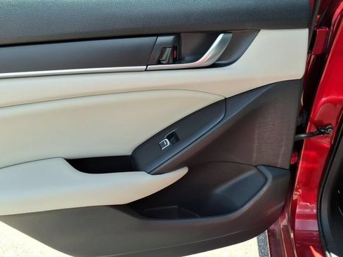 Used 2018 Honda Accord LX image 10