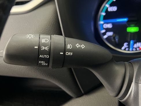 Used 2021 Toyota RAV4 XLE Premium AWD/4WD image 37