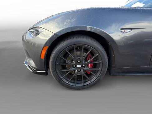 Used 2018 MAZDA MX-5 Miata Club w/ Brembo/BBS Recaro Package RWD image 9