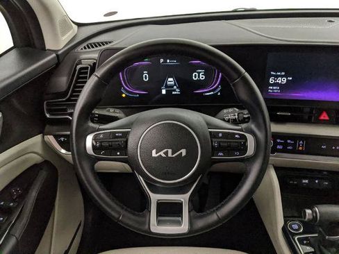 Used 2024 Kia Sportage EX FWD image 10