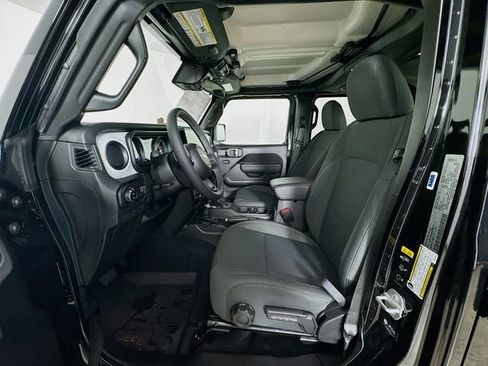 New 2025 Jeep Gladiator Sport image 23