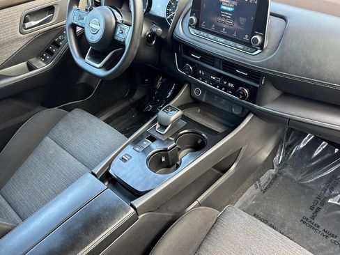 Used 2023 Nissan Rogue SV FWD image 17