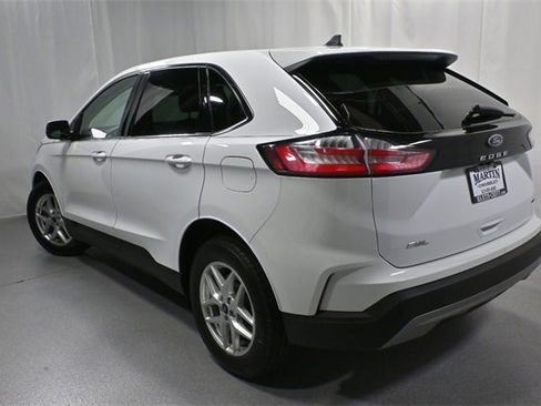 Used 2022 Ford Edge SEL w/ Convenience Package image 5