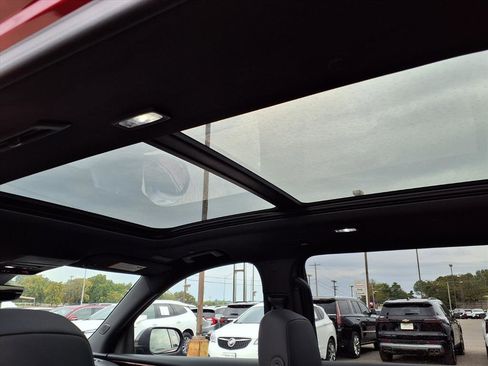 Used 2025 Chevrolet Traverse RS w/ LPO, Floor Liner Package image 16