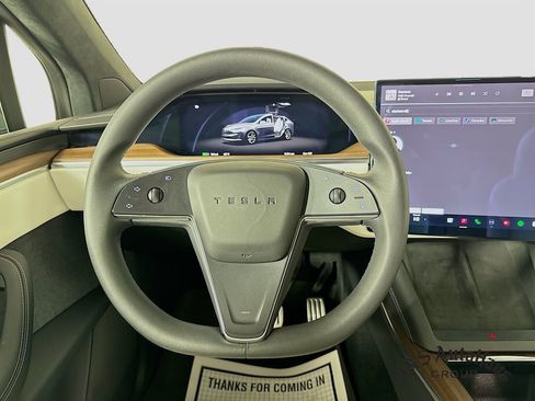 Used 2024 Tesla Model X image 12