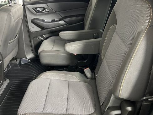 Used 2021 Chevrolet Traverse LT FWD image 17