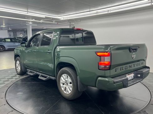 Used 2022 Nissan Frontier SV w/ Technology Package image 3