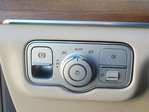 Used 2022 Mercedes-Benz GLE 350 4MATIC image 25