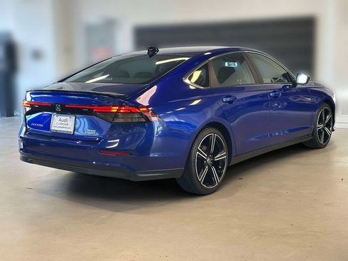 Used 2023 Honda Accord Sport image 4