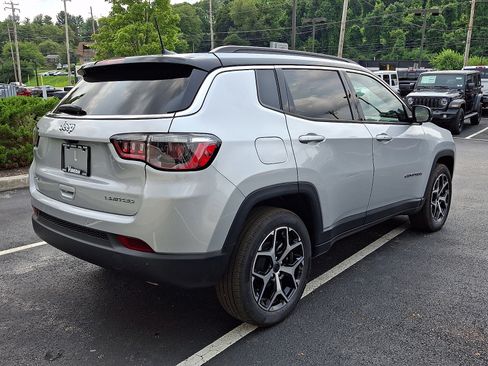 New 2026 Jeep Compass Limited AWD/4WD image 3