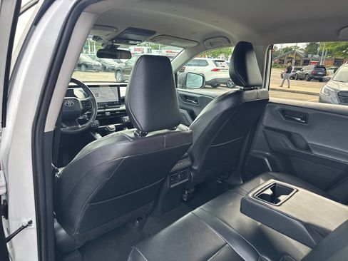 Used 2026 Toyota RAV4 XLE Premium AWD/4WD image 38