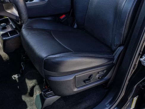 Used 2015 RAM 1500 Laramie w/ Convenience Group image 17