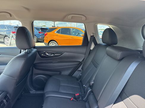 Used 2019 Nissan Rogue SL AWD/4WD image 32