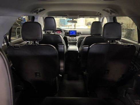 Used 2023 Ford Explorer XLT w/ Equipment Group 202A image 26