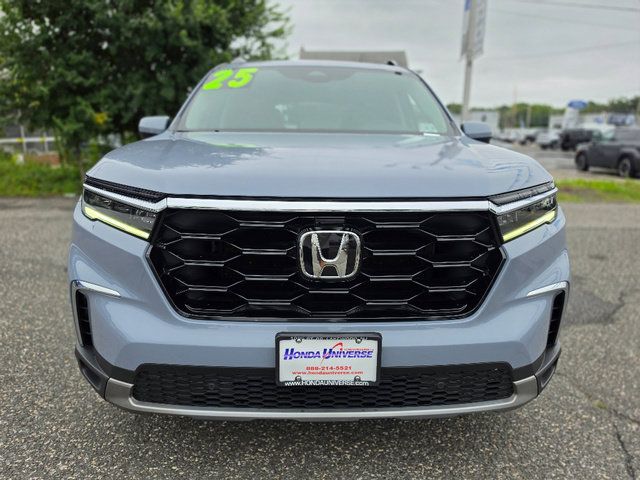 Certified 2025 Honda Pilot Touring image 8