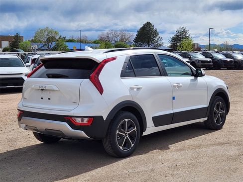 New 2026 Kia Niro EX image 3