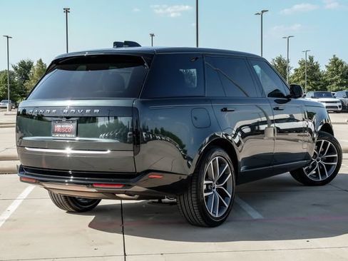 New 2026 Land Rover Range Rover Long Wheelbase SE AWD/4WD image 9