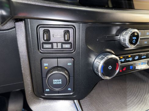 Used 2023 Ford F150 Platinum image 35