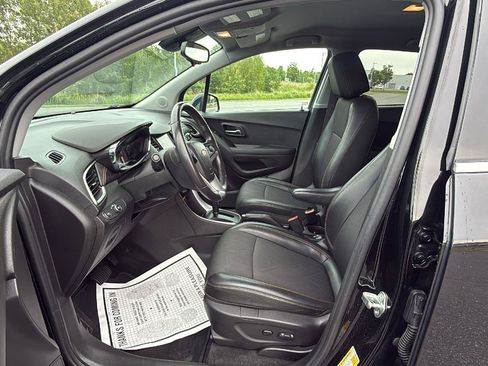 Used 2020 Chevrolet Trax LT w/ Driver Confidence Package AWD/4WD image 25