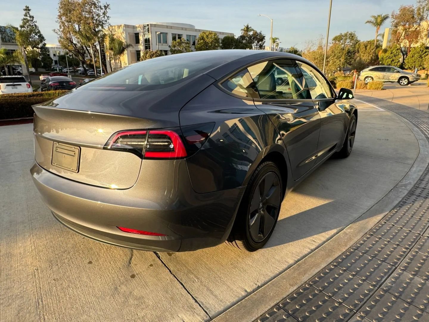 Used 2021 Tesla Model 3 Standard Range Plus RWD image 9