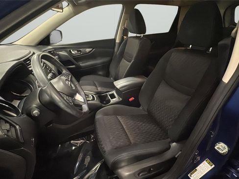 Used 2017 Nissan Rogue SV image 10