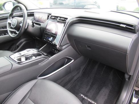 Used 2024 Hyundai Tucson Limited FWD image 11