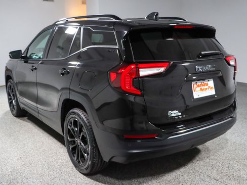 Used 2022 GMC Terrain SLT w/ Infotainment Package II AWD/4WD image 9