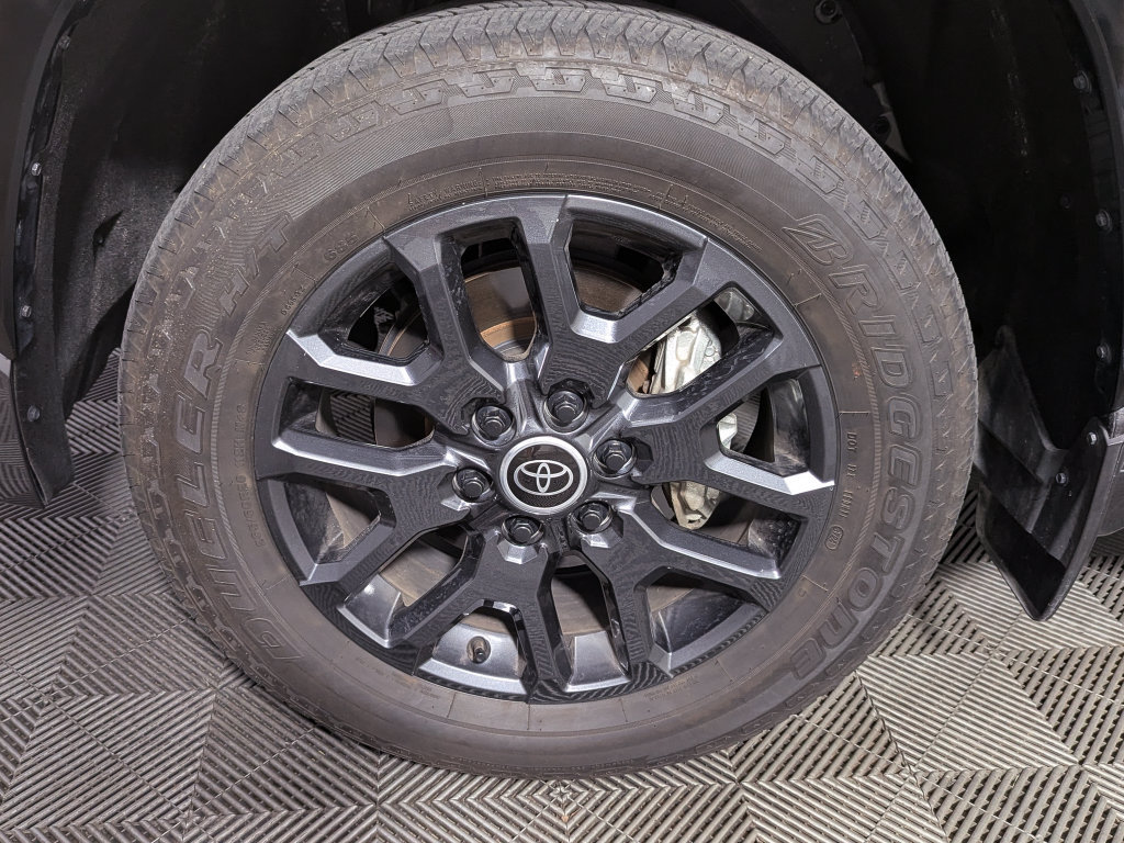 Used 2024 Toyota Sequoia Platinum AWD/4WD image 57