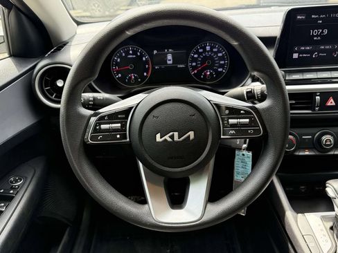 Used 2022 Kia Forte LXS FWD image 16