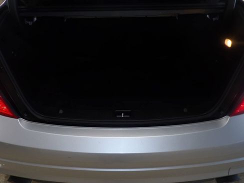 Used 2009 Mercedes-Benz C 300 Sedan image 9