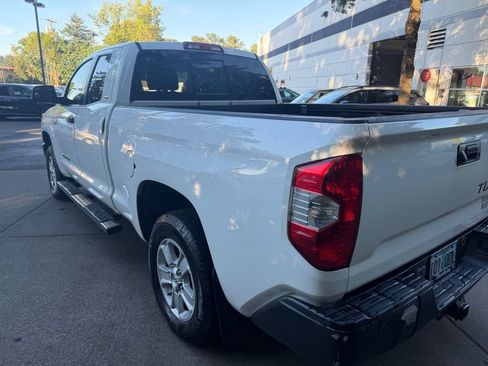 Used 2018 Toyota Tundra SR5 w/ SR5 Upgrade Package AWD/4WD image 5