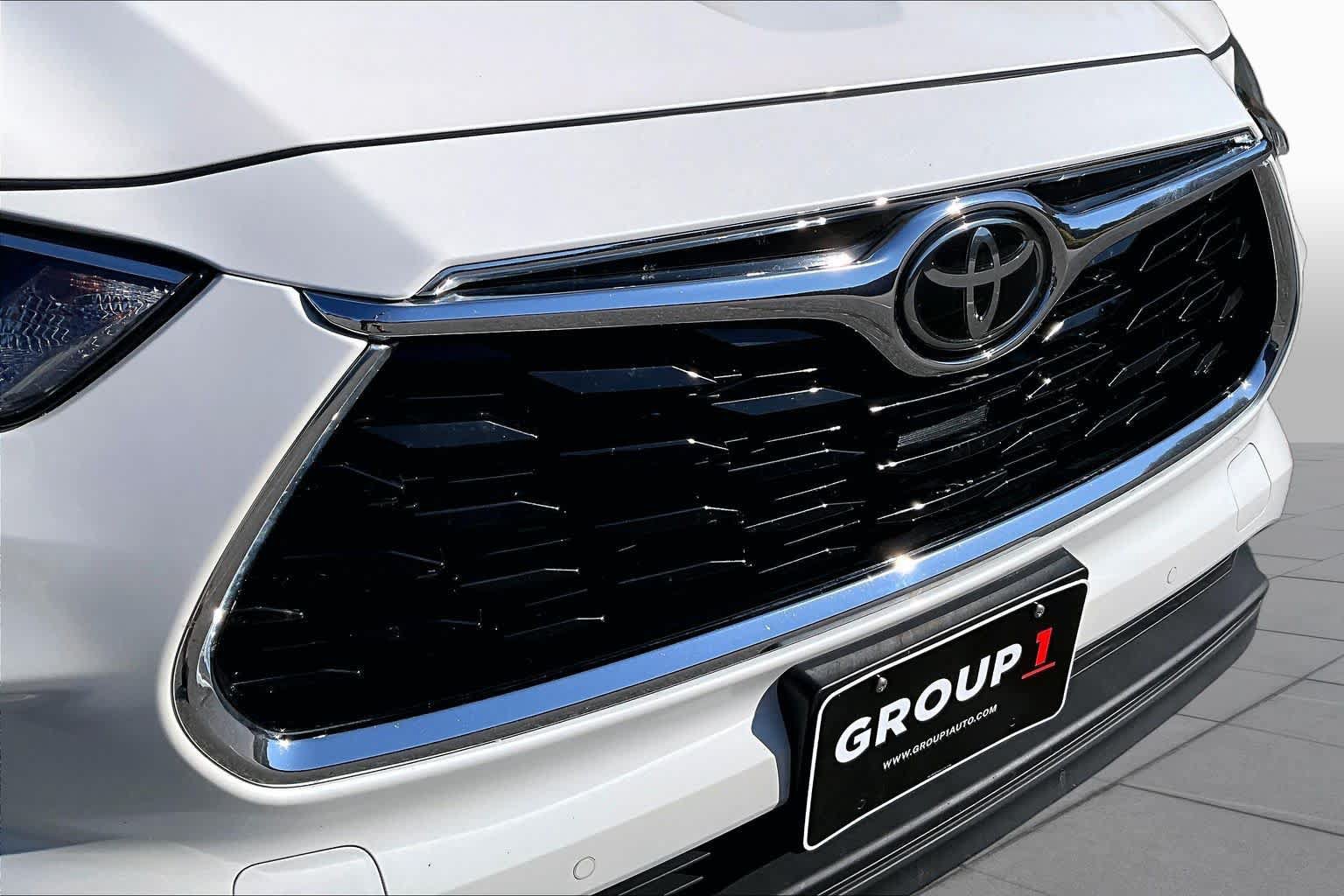 Used 2020 Toyota Highlander Limited AWD/4WD image 32