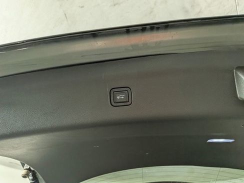 Certified 2023 Buick Enclave Avenir image 12