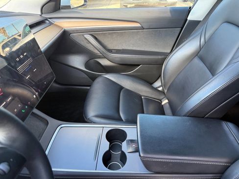 Used 2021 Tesla Model 3 Standard Range Plus image 11